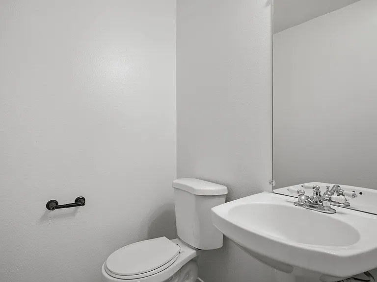 2338 Huntington Dr — Photo 18