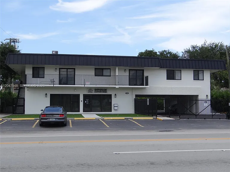5980 SW 40th Ave #D — Photo 4