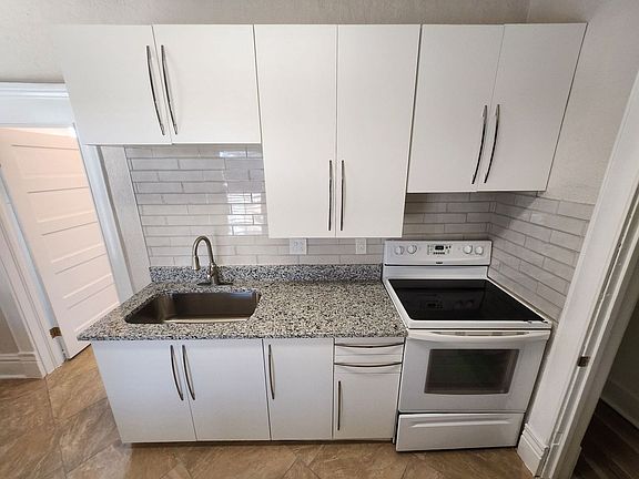 4th image of 1000 Carteret Ave #1219-6