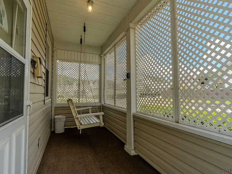 222 Strayer St — Photo 2
