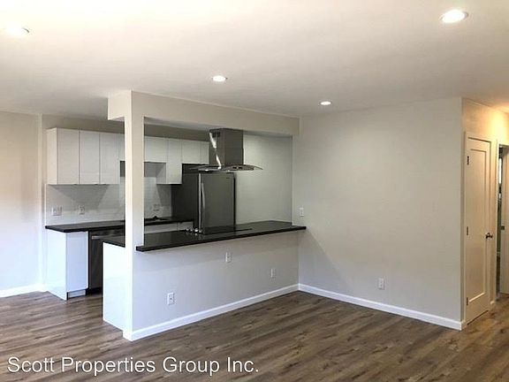 2nd image of 11835 Dorothy St APT 6