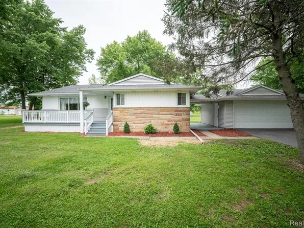 10086 N Lewis Rd, Clio, MI 48420