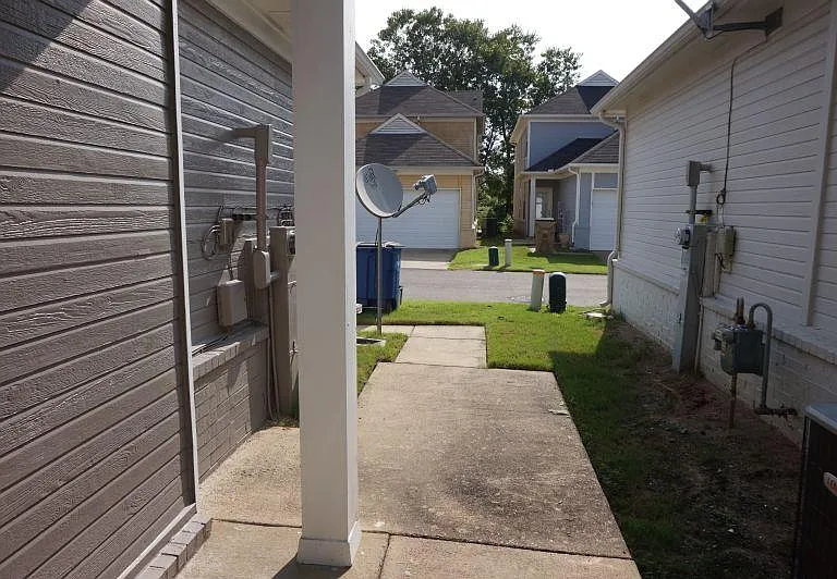 1368 Island Town Dr — Photo 9