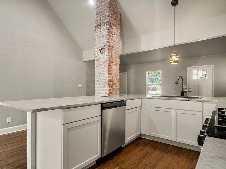 2415 N Boston Ave — Photo 29