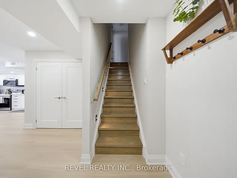 69 Pine Gate Pl — Photo 2