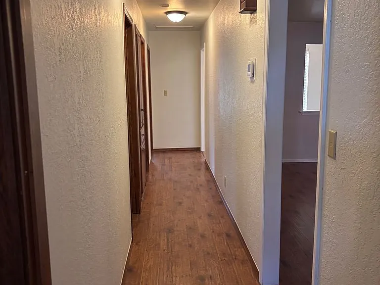 802 Amity Ln — Photo 16