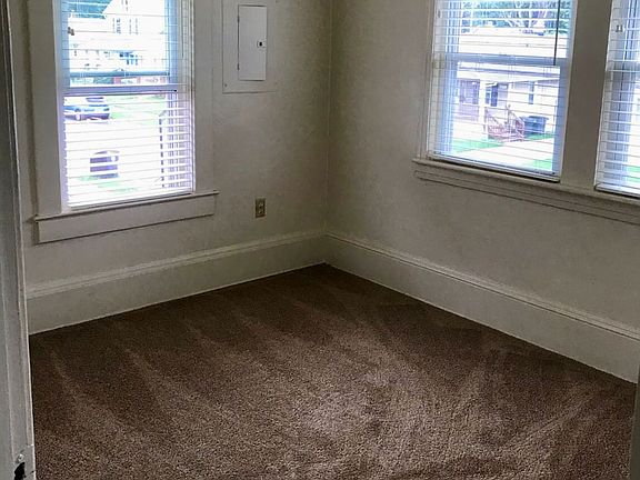 5th image of 861 Wyley Ave #2