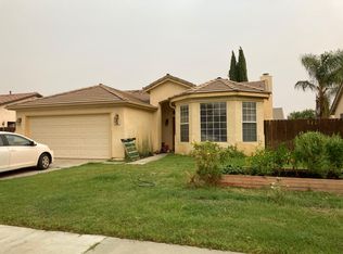 734 Woodridge Ct, Lemoore, CA 93245