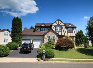 4559 White Oak Ln, Bensalem, PA