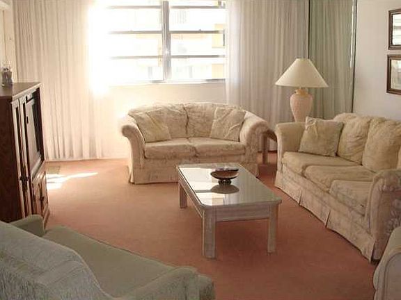 Live Between the Ocean and the Intracoastal