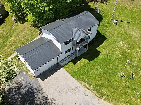 3rd image of 202 Velma Dr