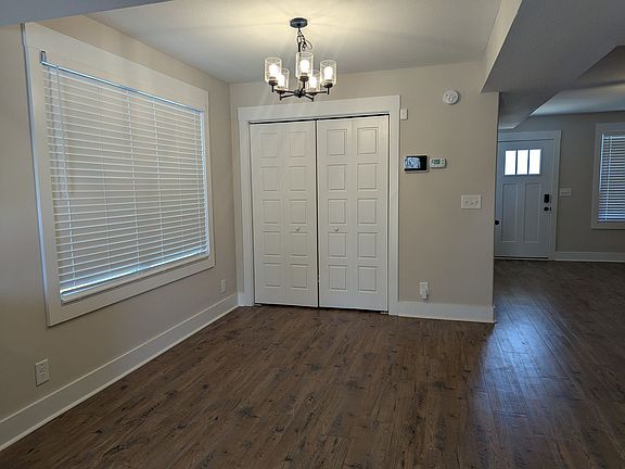 4th image of 392 Martha Ln