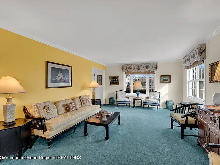 7 Howell Ave — Photo 11