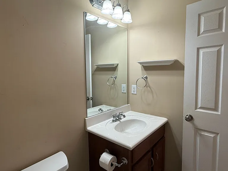10 Charleston Ct — Photo 22