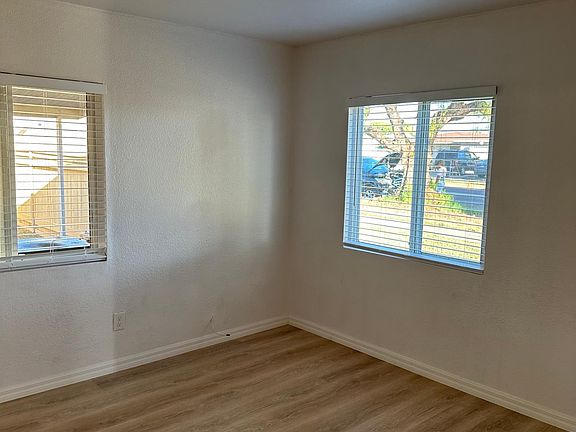 4th image of 797 Oaklawn Ave APT A