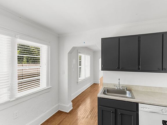 5th image of 1340 14th Ave S #107