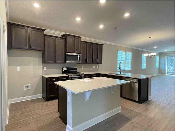 4th image of 300 Thistleton Way