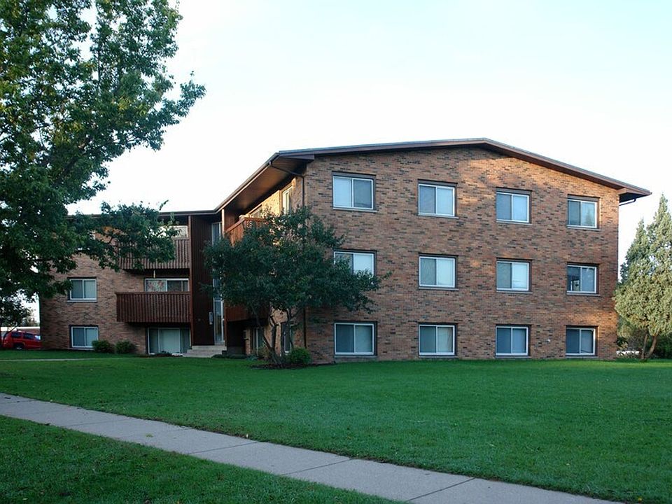 1st image of 4601 Independence Ave N #101