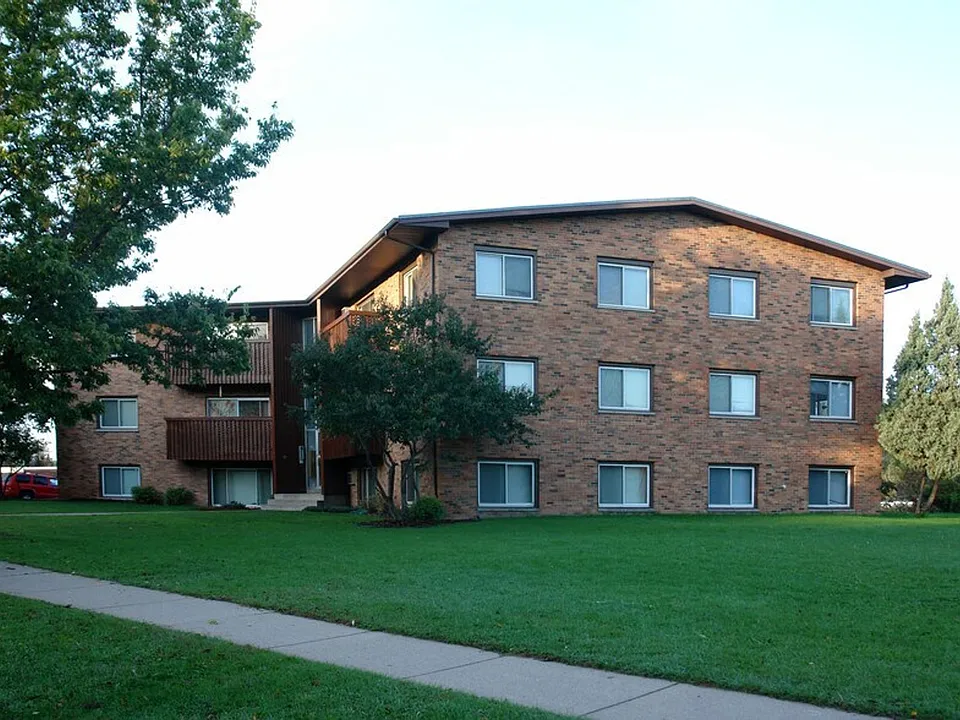 2525 Harriet Ave Building
