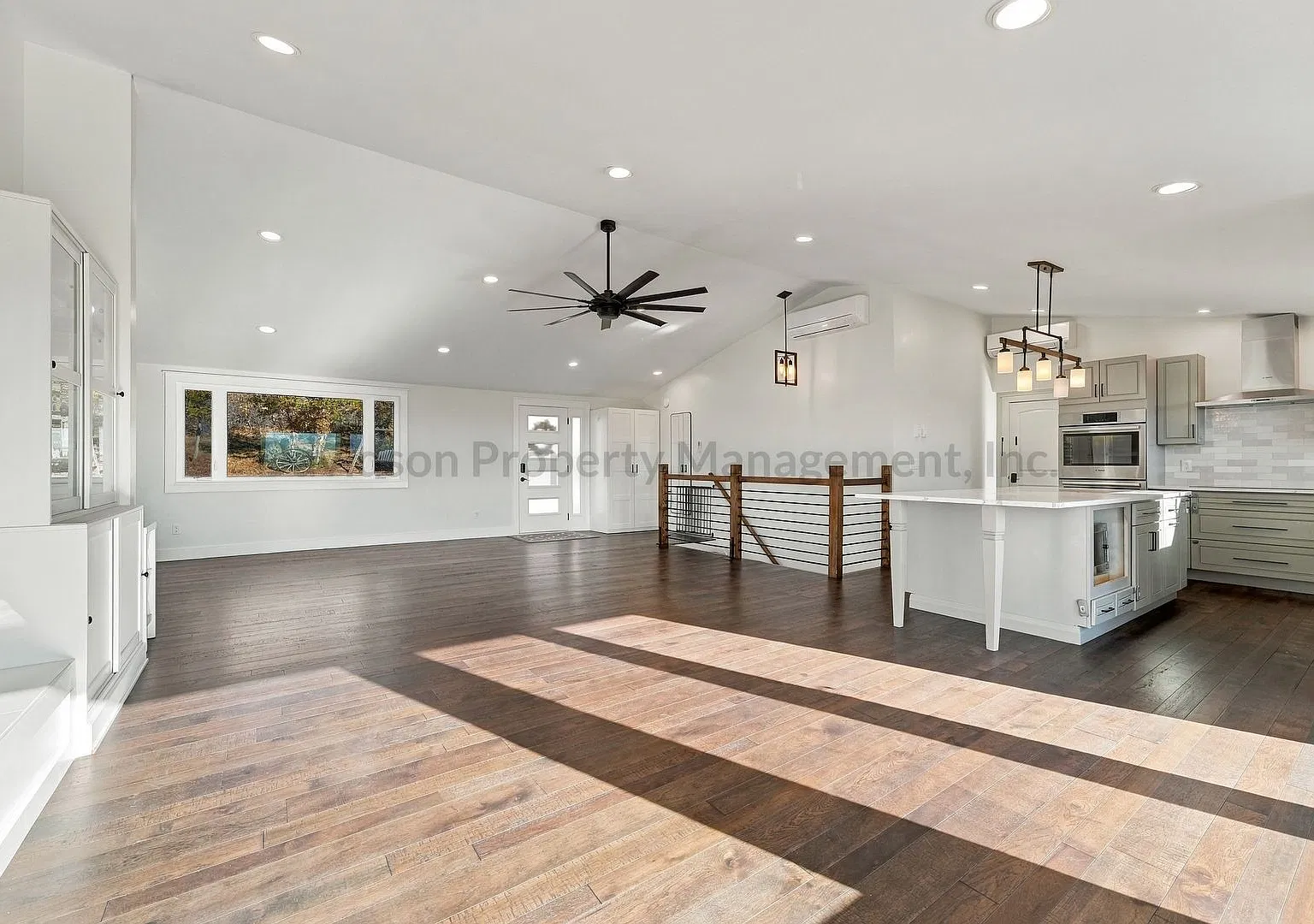 Stunning 5 Bedroom House in Gleneagle with Gorgeous Mountain Views — Photo 4