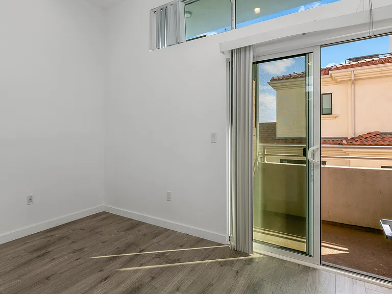 900 Wilshire Blvd #302 — Photo 7