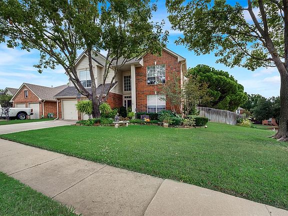 3rd image of 8336 Crystalwood Dr