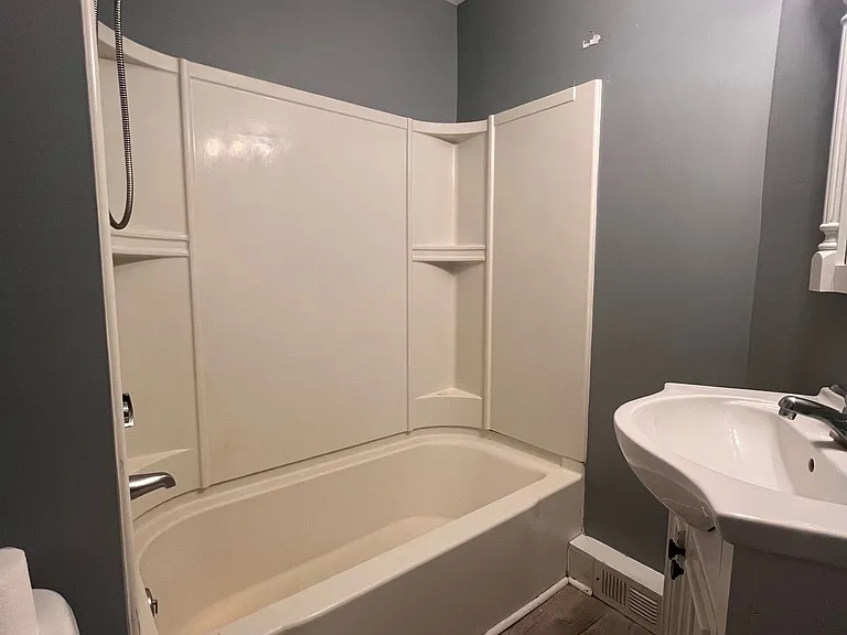 124 Westwood Ave #2 — Photo 9