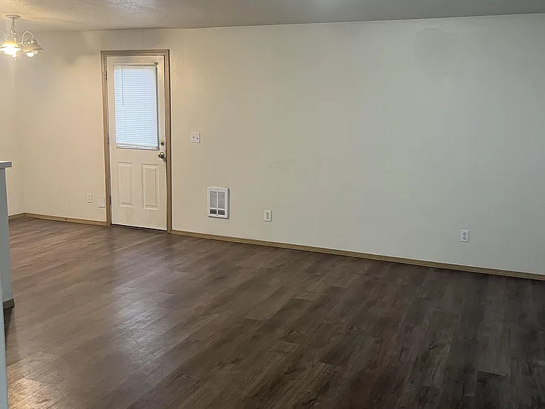11833 SE Powell Blvd #A — Photo 1