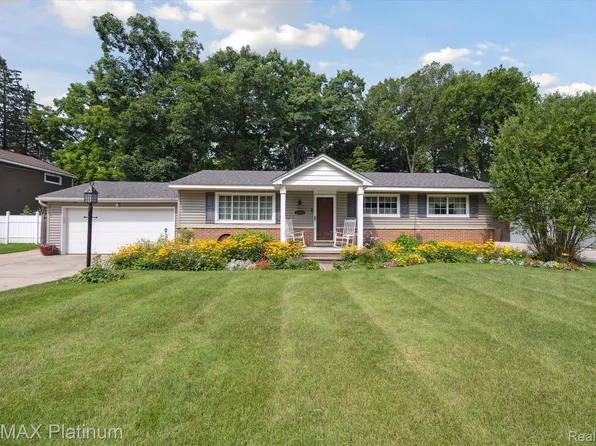 21073 Whitlock St, Farmington Hills, MI 48336