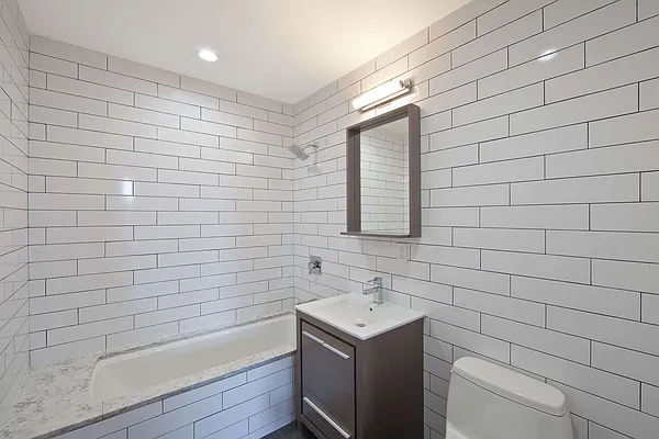 Rented by Nooklyn NYC LLC | media 21