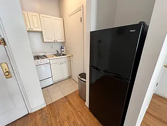 Rented by R New York