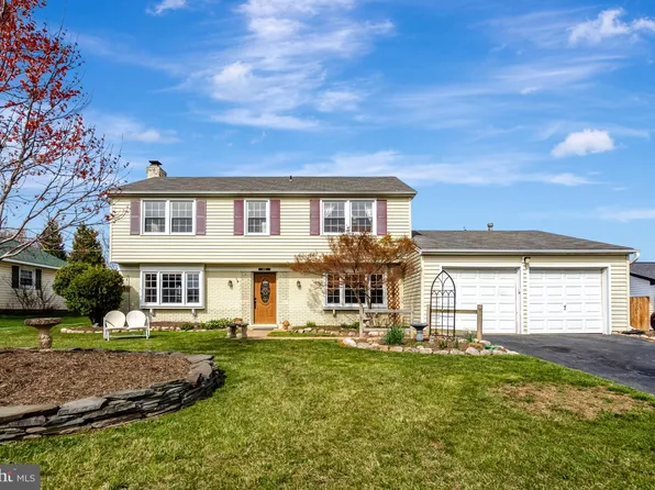 13212 Point Pleasant Dr, Fairfax, VA 22033