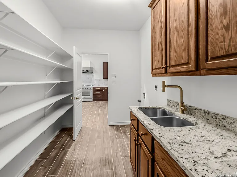 111 Westwood Way — Photo 16