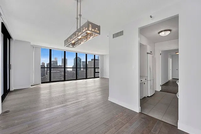 2 bed, 1390 sqft, $3,500 — Photo 3
