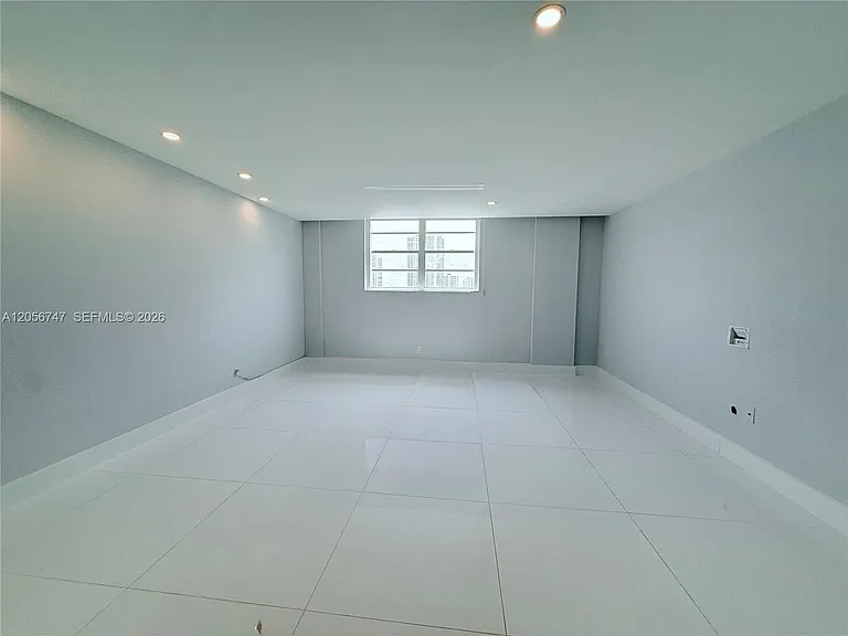 19390 Collins Ave #907 — Photo 12