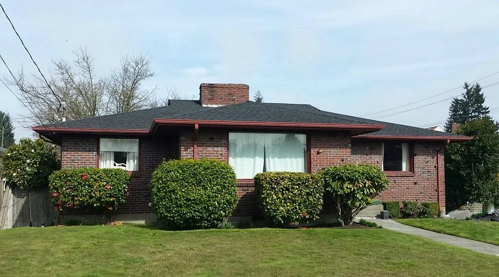 7 bed, 2.5 bath, 2896 sqft, $4,950 — Photo 1