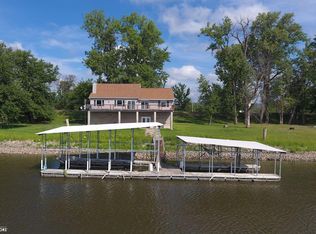 306 Edgewater Beach Rd, Burlington, IA 52601