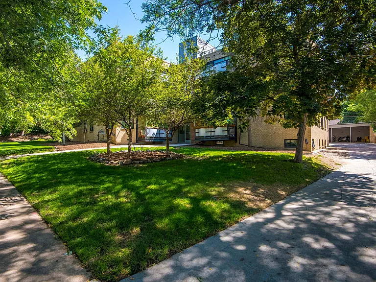 636 N Washington St #303 — Photo 15
