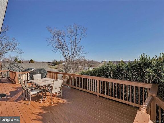 4th image of 150 Stonewall Ct