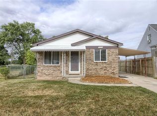 26213 Chippendale St, Roseville, MI 48066