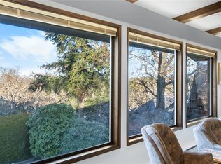 1616 Barksdale Dr, Saanich, BC V8N4Z8