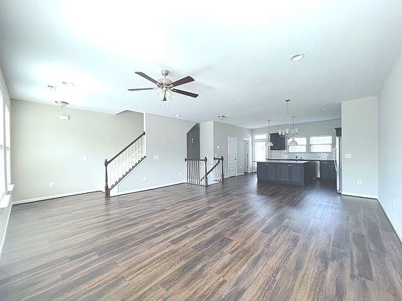 4th image of 825 Grafton Peak Ln