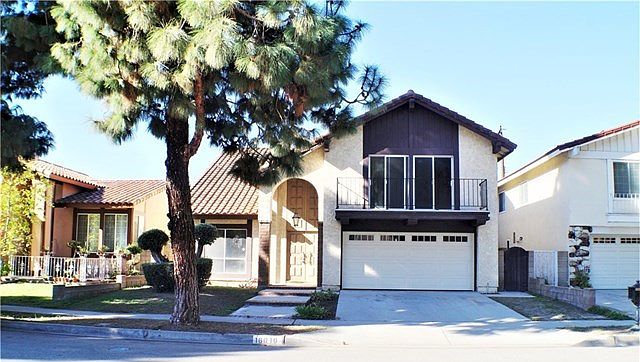 nice and quiet neighborhood with beautiful tree-lined streets