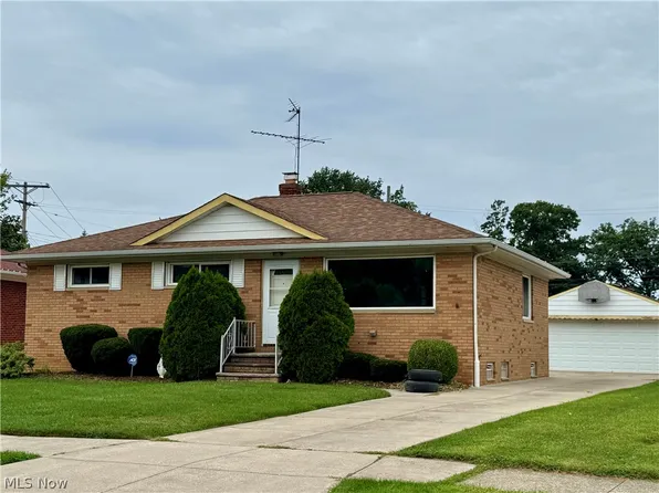 31505 Douglas Dr, Eastlake, OH 44095