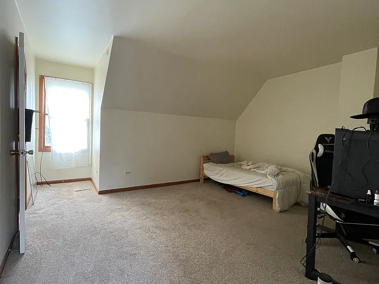 903 Logan Ave — Photo 7