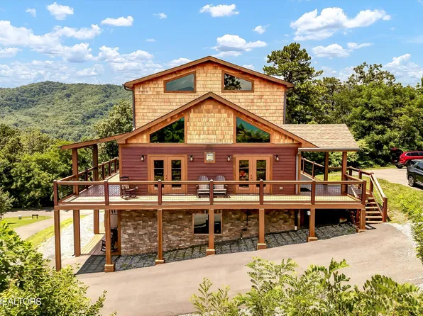 809 Wattle Blossom Dr, Gatlinburg, TN 37738