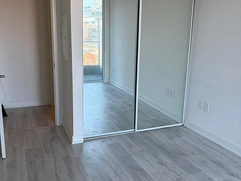 70 Princess St #806-E — Photo 4