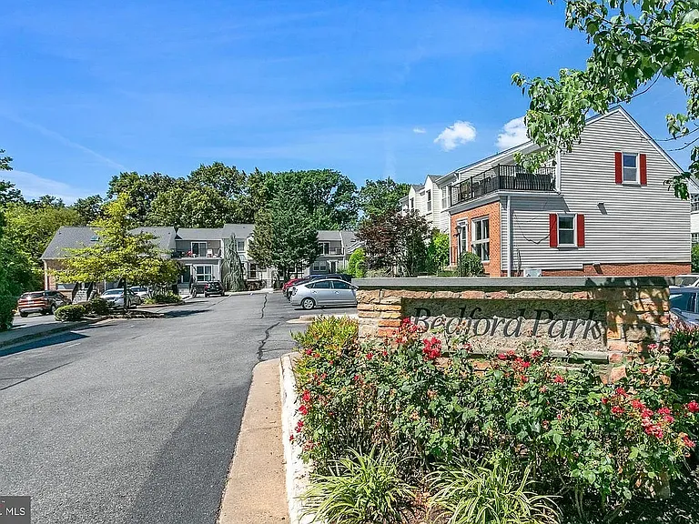 Neighborhood Entrance