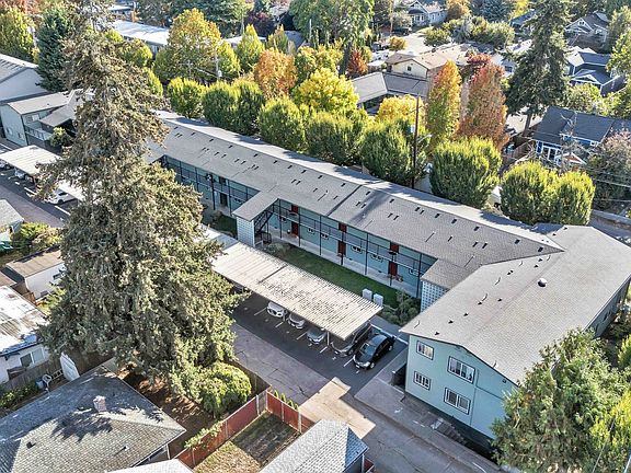 4th image of 9333 N Lombard St APT 19