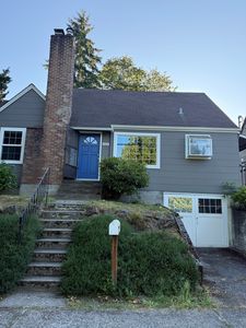 5715 39th Ave NE, Seattle, WA, 98105